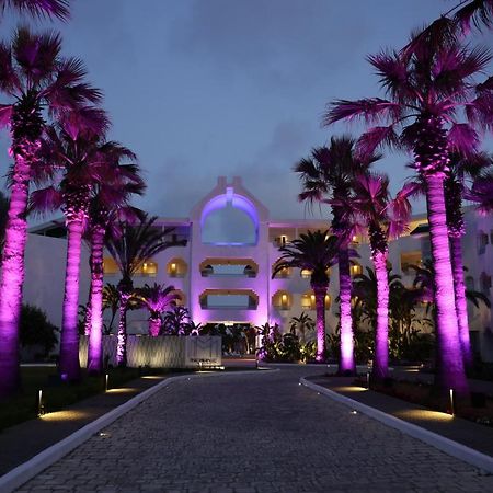 The Mirage Resort & Spa Al-Hammamat Bagian luar foto The resort at night