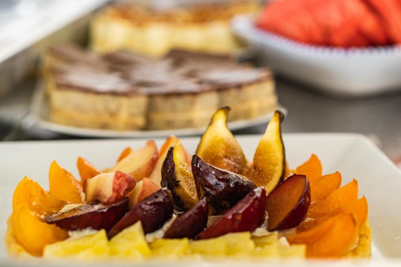 The Mirage Resort & Spa Al-Hammamat Bagian luar foto Fruit tart