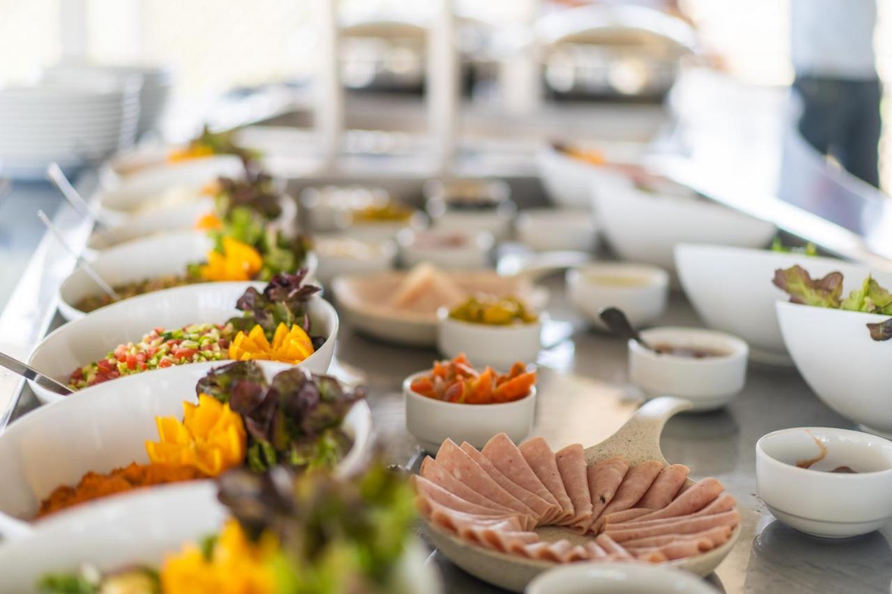 The Mirage Resort & Spa Al-Hammamat Bagian luar foto A buffet