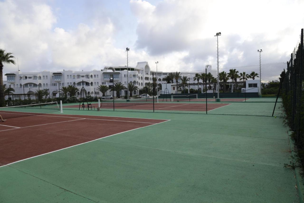 The Mirage Resort & Spa Al-Hammamat Bagian luar foto Tennis courts at the resort
