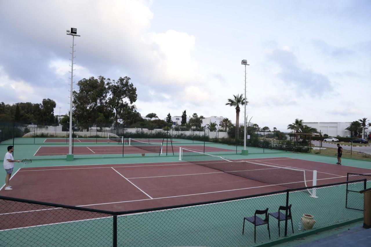 The Mirage Resort & Spa Al-Hammamat Bagian luar foto Tennis courts at the La Jolla Tennis Club
