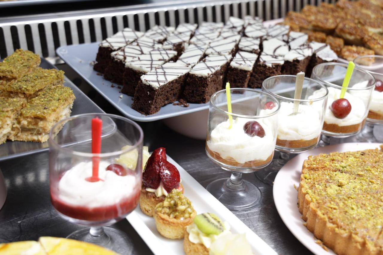 The Mirage Resort & Spa Al-Hammamat Bagian luar foto Desserts