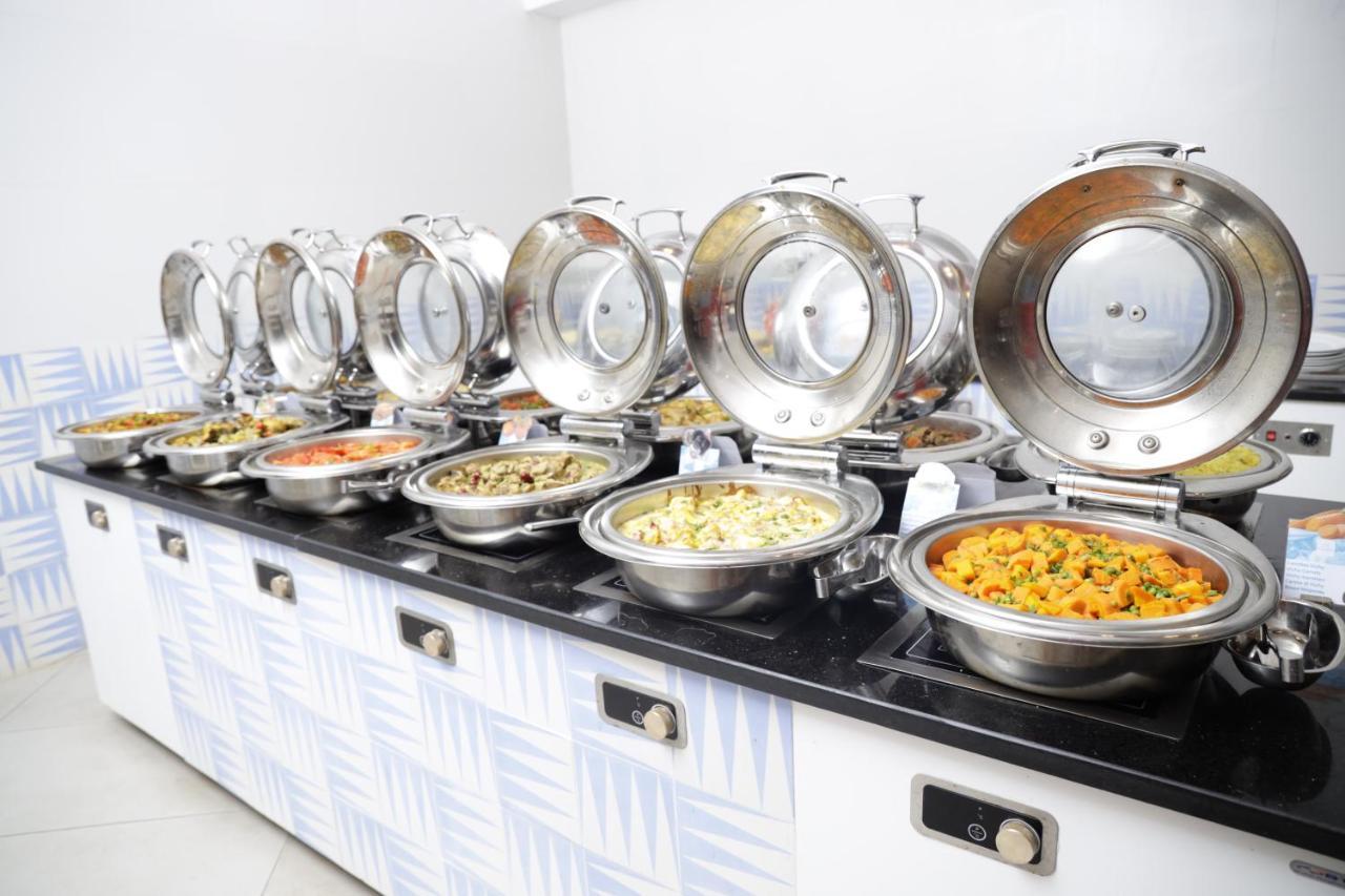 The Mirage Resort & Spa Al-Hammamat Bagian luar foto A chafing dish buffet